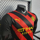 CAMISA VERSÃO PLAYER DO MANCHESTER CITY 22/23 VERMELHO E PRETO