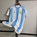 CAMISA DA SELEÇÃO DA ARGENTINA 24/25 AZUL E BRANCO